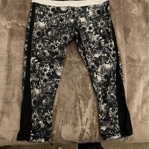 Floral Print LuluLemon Leggings - Picture 2 of 4